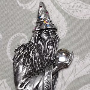 🎬Vintage🎬 Pewter Wizard Brooch